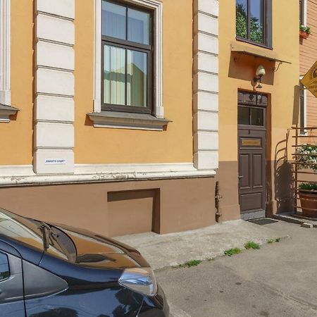 Knights Court Hotel Riga Exterior photo
