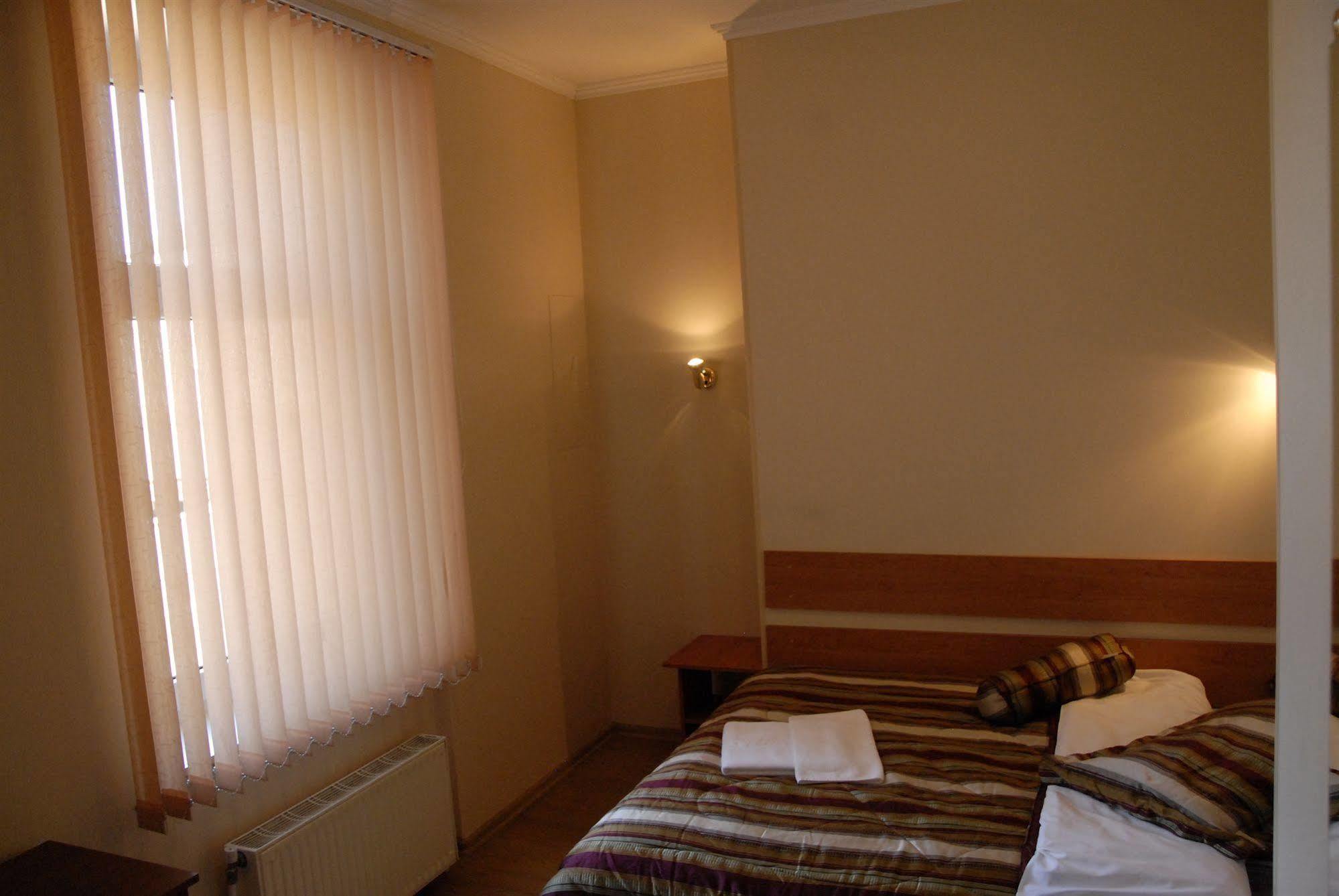 Knights Court Hotel Riga Exterior photo