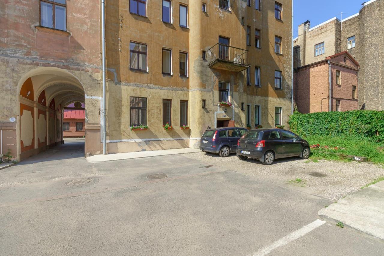 Knights Court Hotel Riga Exterior photo